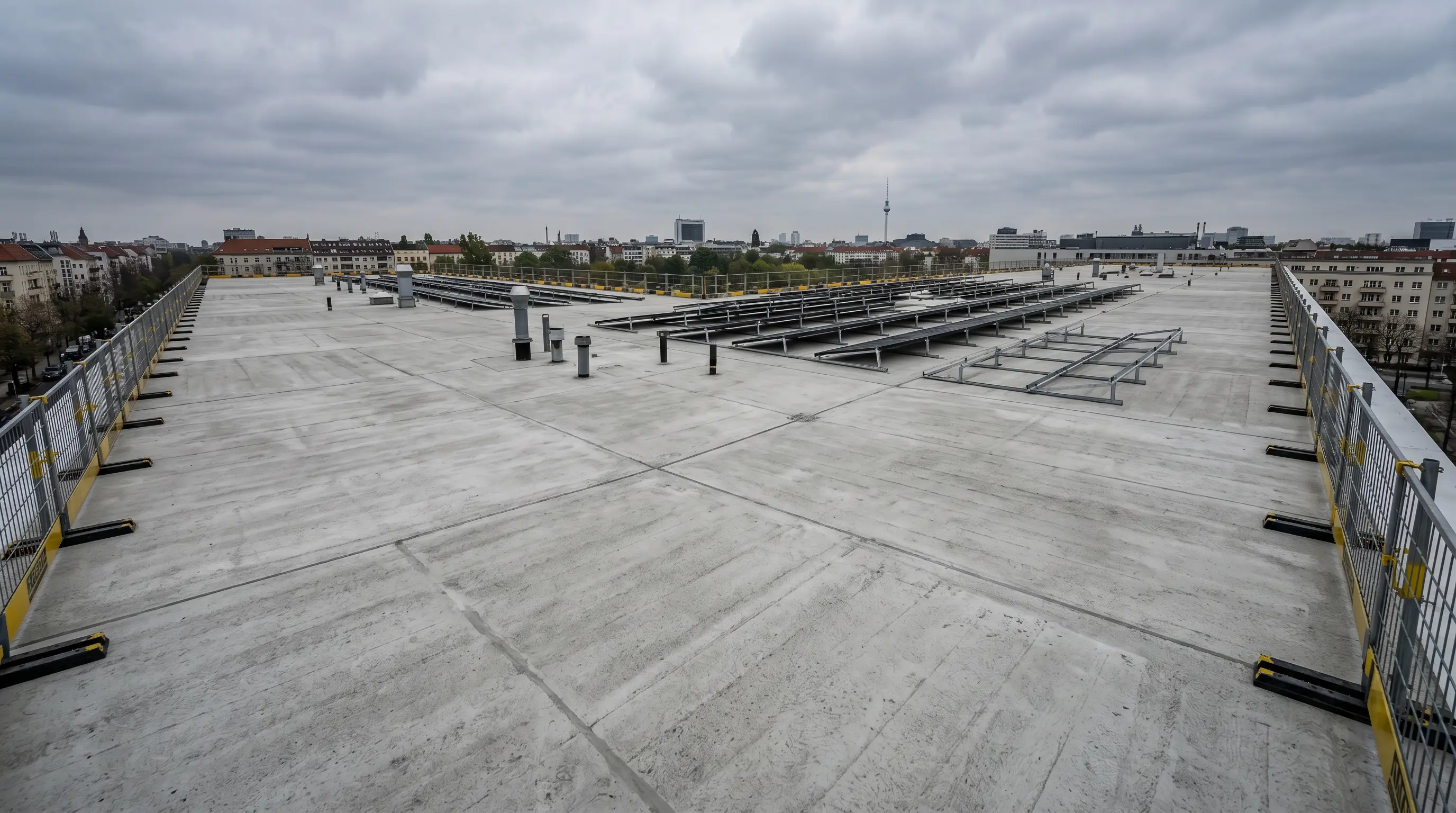 Flachdach nach Materialentsorgung — Betondecke frei und sauber